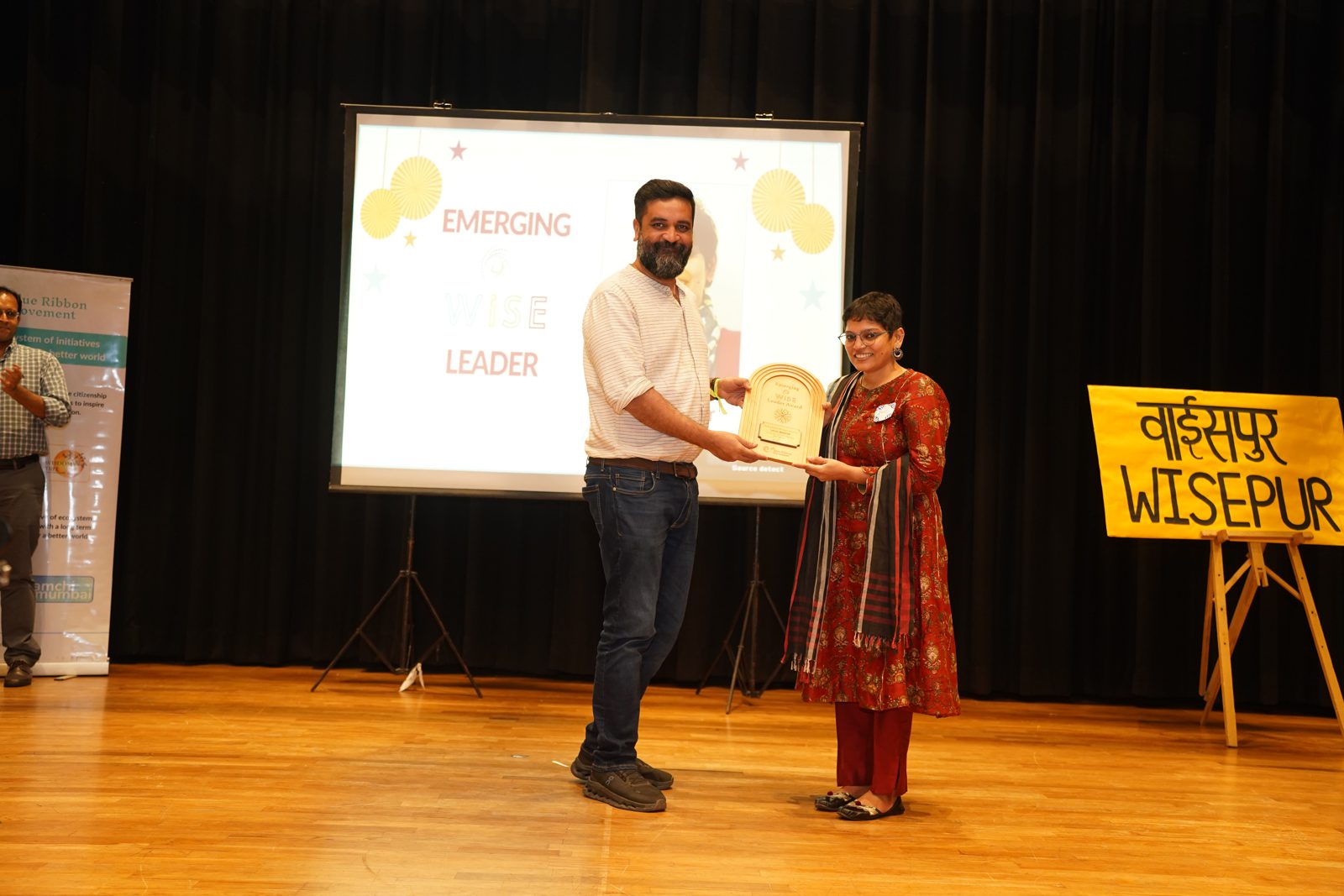 Sachi Maniar being felicitated with the Emerging WISE Leader Award